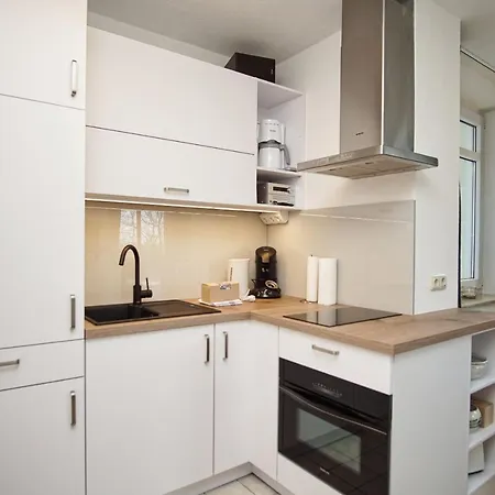 Strandmuschel: Beachside Retreat With Balcony And Wellness Access * Goehren (Ruegen)
