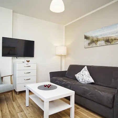 Strandmuschel: Beachside Retreat With Balcony And Wellness Access Goehren (Ruegen)